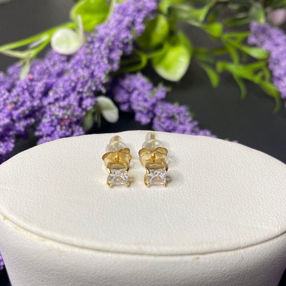 CZ Earrings Stud Color Gold Unisex